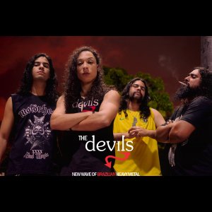THE DEVILS: “Calcado nos moldes oitentistas do Heavy Metal clássico” – Roadie Crew