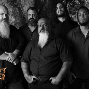 THE CROSS: “‘Still Falling’ é um trabalho de muito bom gosto!” – Blackheart Magazine