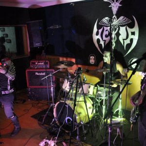 HÉIA: Assista a performance da banda no ‘Yana Orqo Metal Fest – 2ª Edición’
