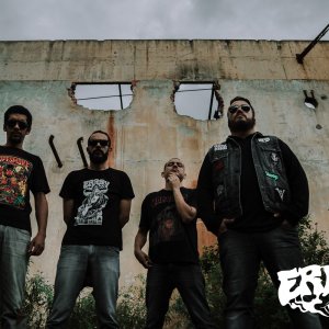 ERASY: “riffs setentistas (totalmente Black Sabbath)” – Metal Na Lata