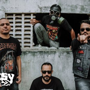 ERASY: Saiba como adquirir as novas camisetas oficiais da banda