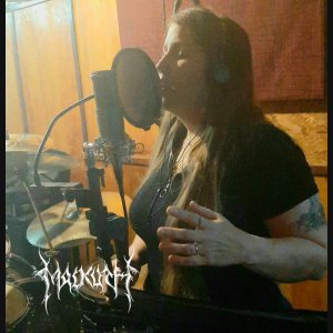 MALKUTH: Assista a gravações dos vocais de Ângela Fullmoon para “An Epic Journey Through The Dark Nospheratic Forests”