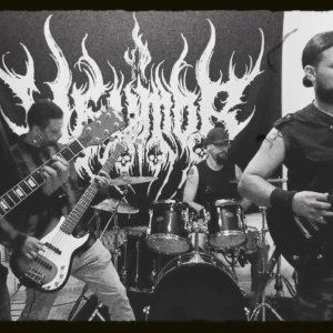 VEUMOR: Banda divulga ensaio com músicas inéditas, assista!