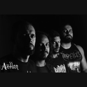 AZTLÁN: Banda surpreende ao revelar trechos das gravações das guitarras de novo álbum “The Left God”, assista!